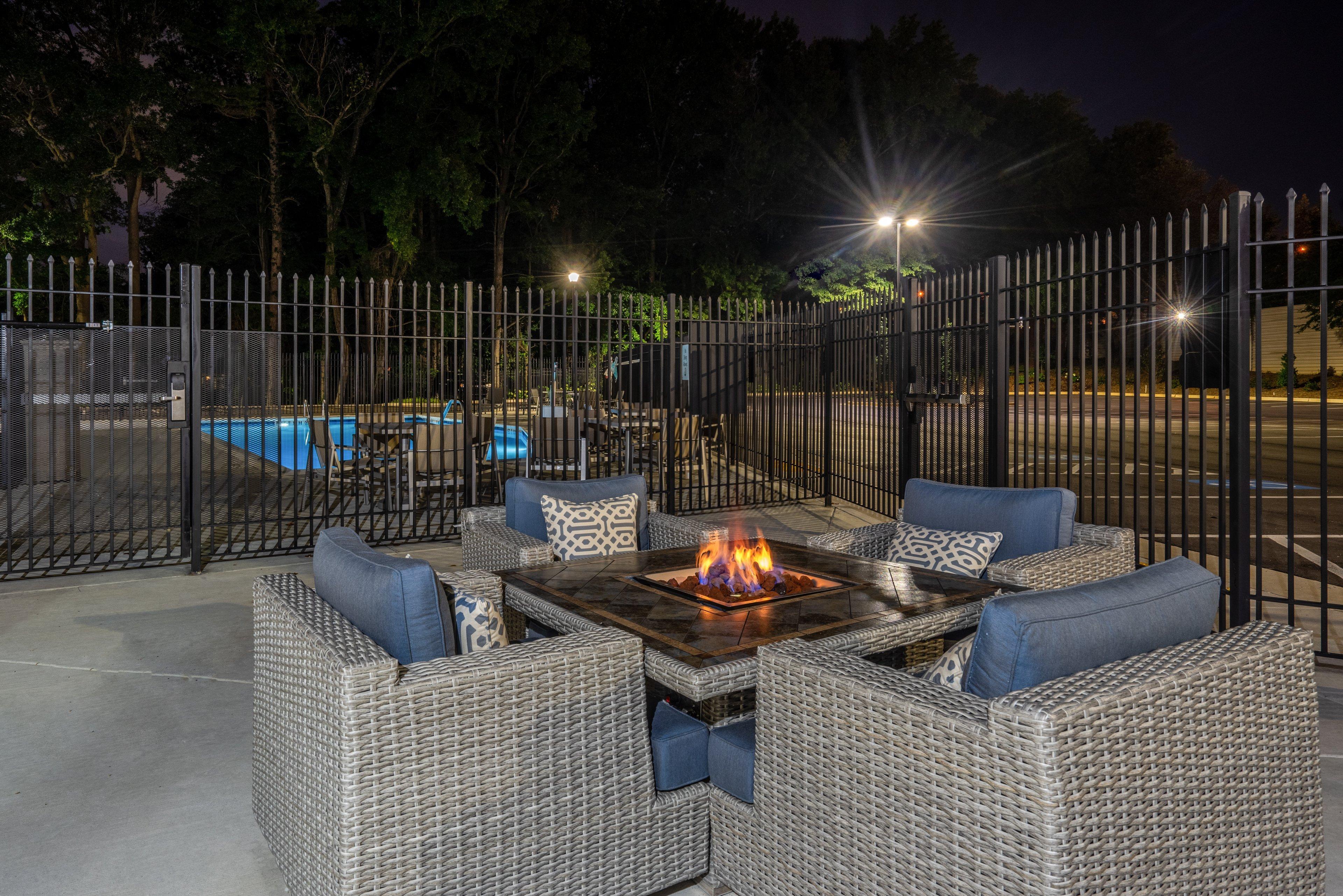 Holiday Inn Express & Suites Atlanta Airport Ne - Hapeville By Ihg Exteriör bild